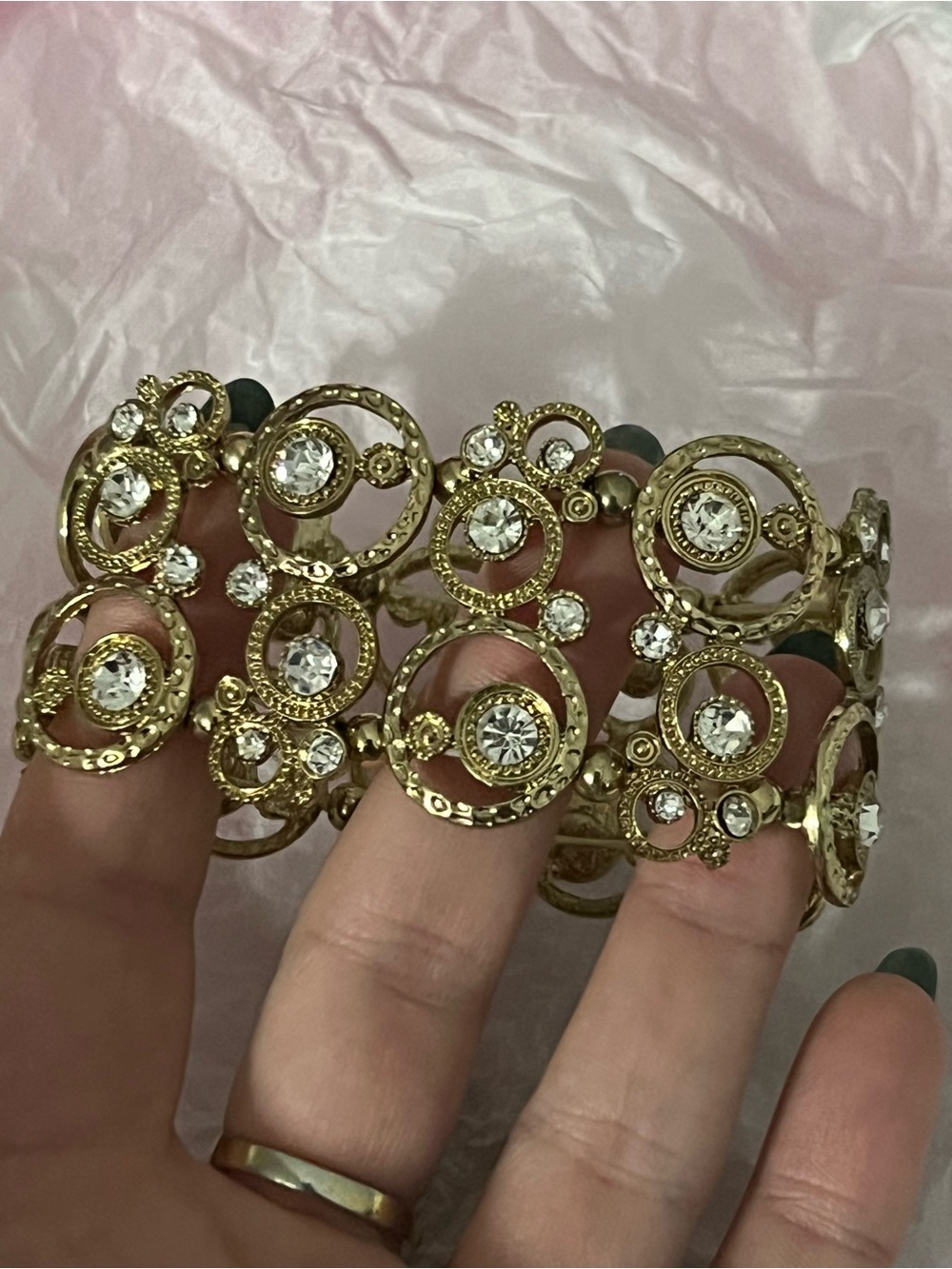 Gold Crystal Circle Link Bracelet - Elegant Women's Jewelry
